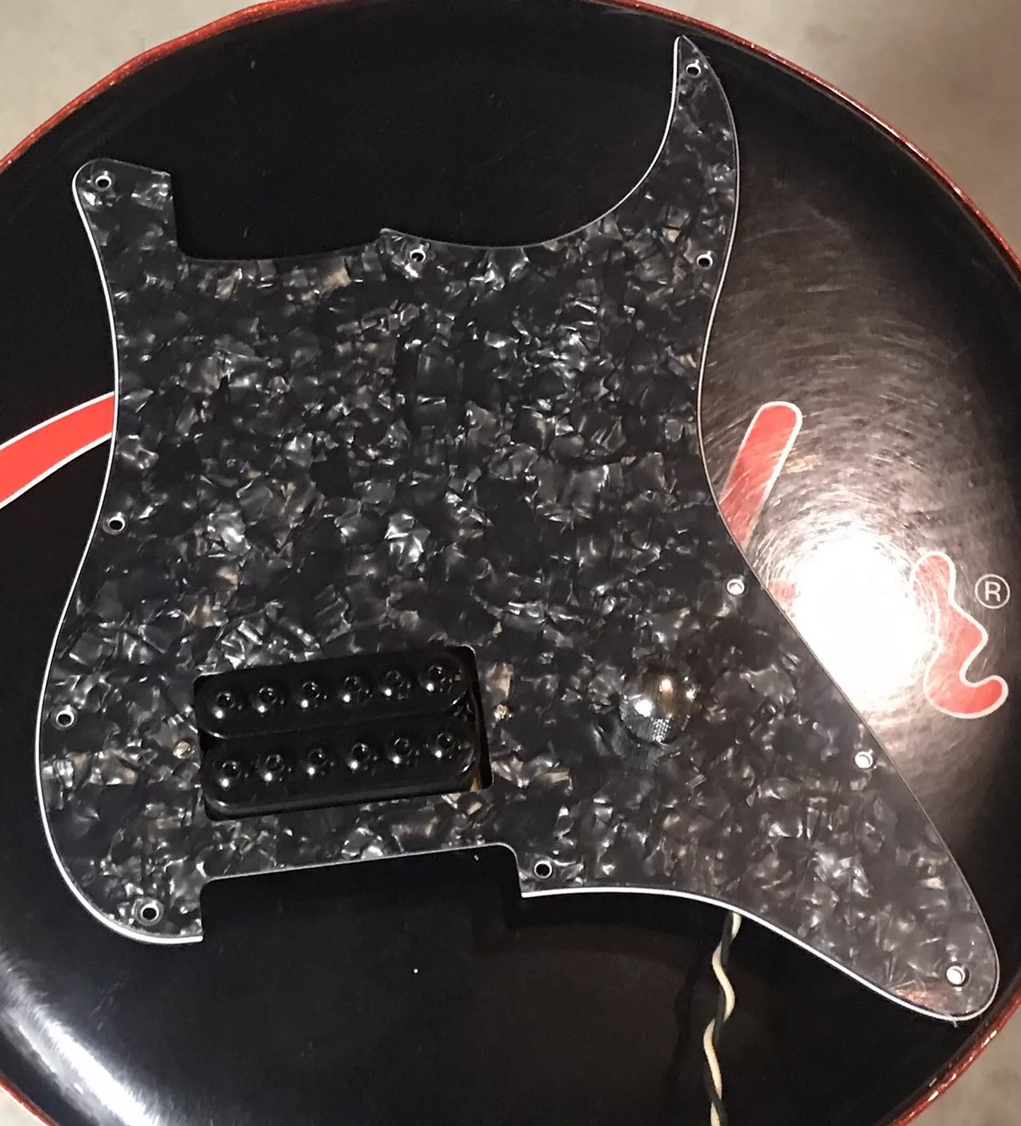 Tom Delonge Import Invader USA Spec Electronics 11-Hole 3 Ply Black Pearloid